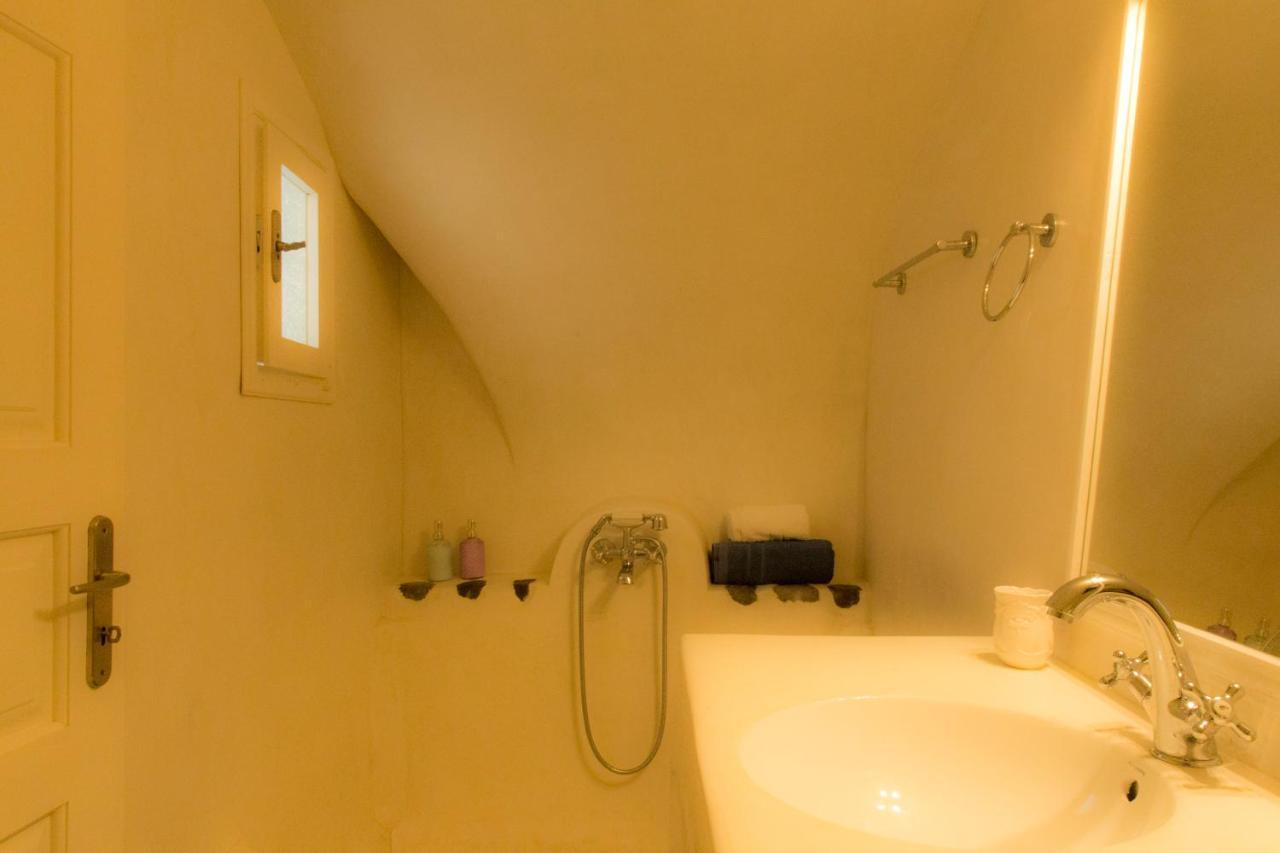 Linos Suites Emporio  Buitenkant foto