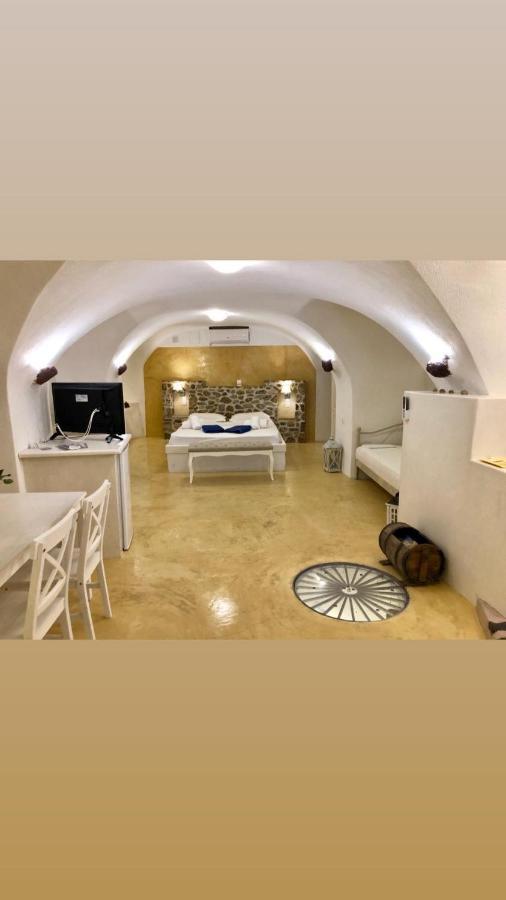Linos Suites Emporio  Buitenkant foto