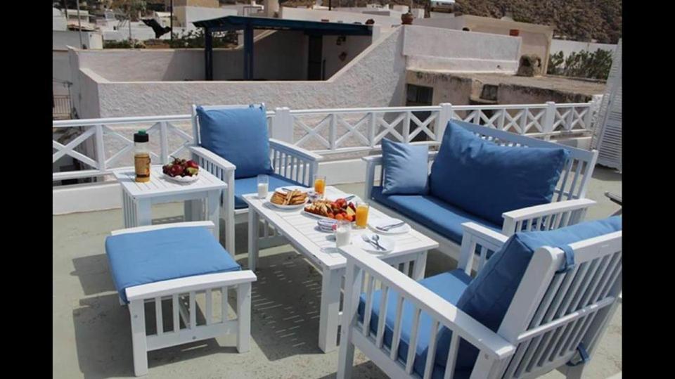 Linos Suites Emporio  Buitenkant foto