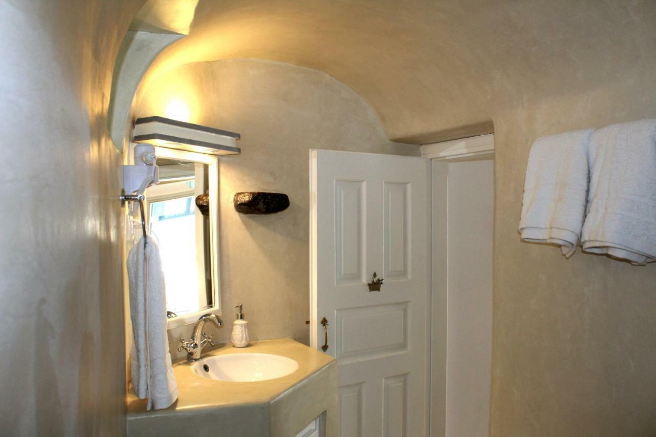 Linos Suites Emporio  Buitenkant foto